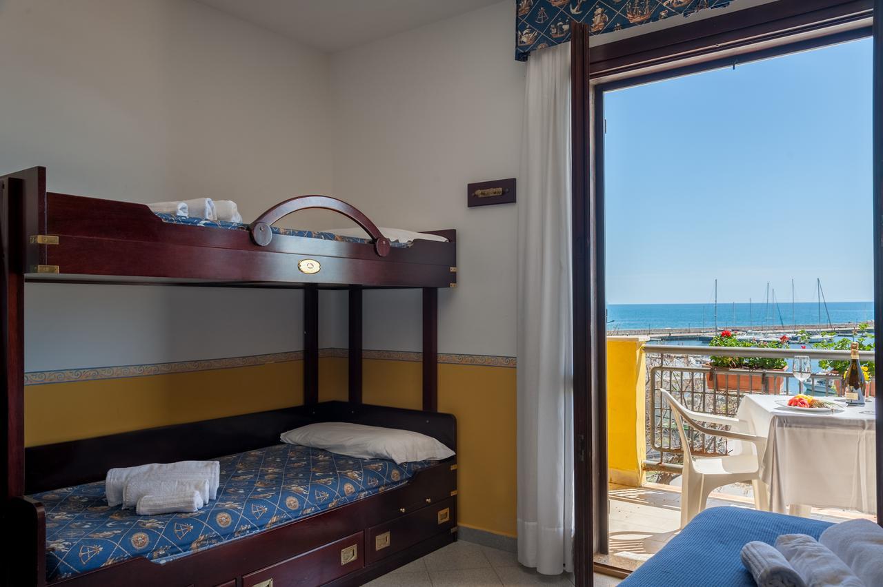 Hotel Il Porto Casal Velino Exterior photo